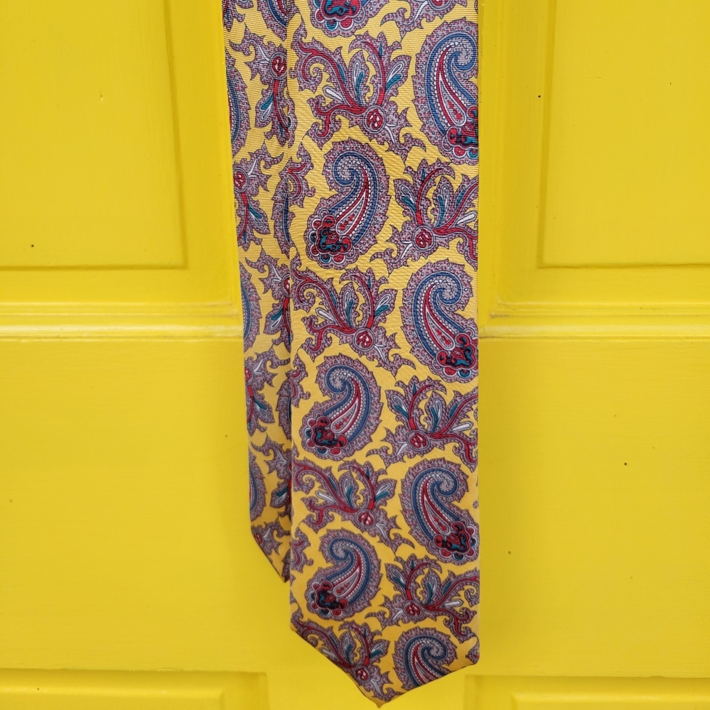 Vintage All Silk Yellow Paisley Necktie 56" x 3" Retro Italian Style
